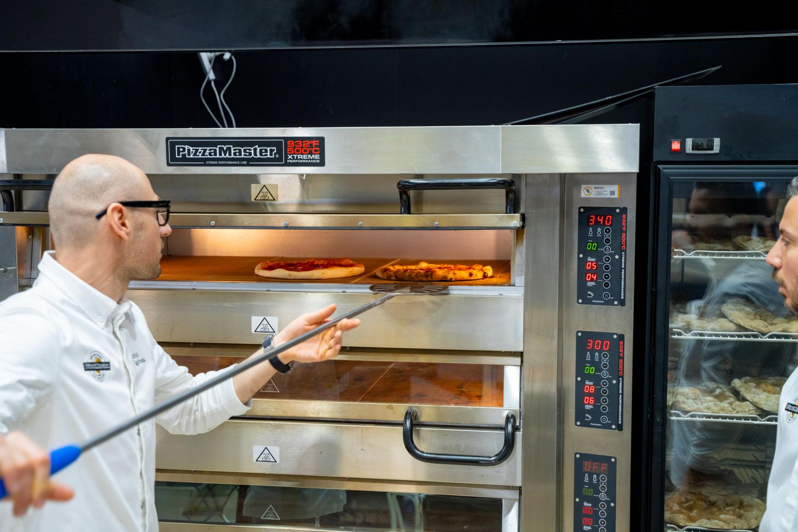 PizzaMaster Oven in use